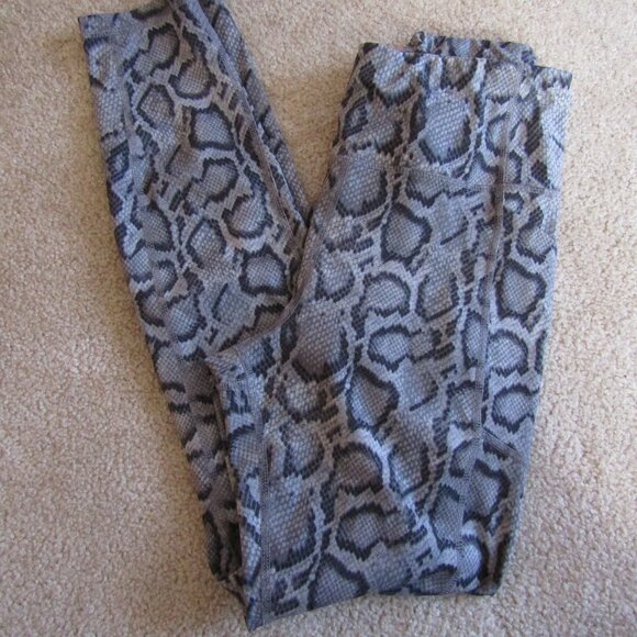 Avia Pants, Women's Size M (8-10), Gray Black, Snake Print, Leggings, Pull On - Picture 1 of 5